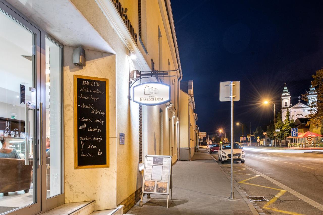 Wine & Wellness Hotel Besedni Dum Valtice Exterior foto