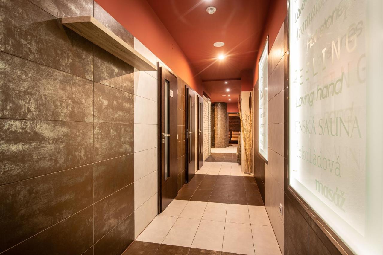 Wine & Wellness Hotel Besedni Dum Valtice Exterior foto